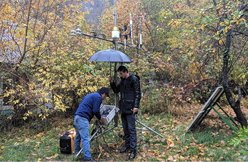 哈萨克斯坦国家地理信息远程监测项目由某地理研究所规划、设计并实施。顺利获得实时采集各区域的地理环境数据，实现各区域地理及环境状态的远程监测，为科学决定给予数据保障。