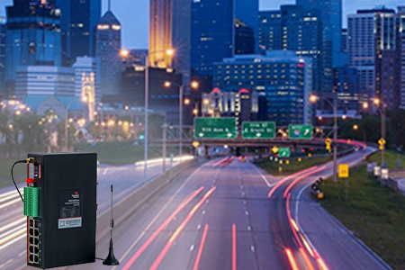 智慧灯杆系统顺利获得控制平台和分布式边缘计算网关，顺利获得3G/4G/5G通讯网络，对每个杆体上的灯杆顺利获得边缘计算网关对所属终端进行远程控制、远程调光、远程监视、远程实时动态管理四大方面的功能，简称无线“四遥”监控。