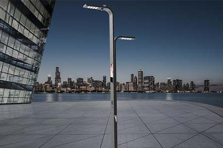 从传统路灯到“多杆合一”的智慧路灯改换，需求达数十年之久，需要从多维度去构建智慧路灯杆。基于智慧感知、视频处理、边缘计算、无线/有线通信、人机交互、控制执行、大数据、空间地理信息等新一代信息技术的应用，打造智慧灯杆。